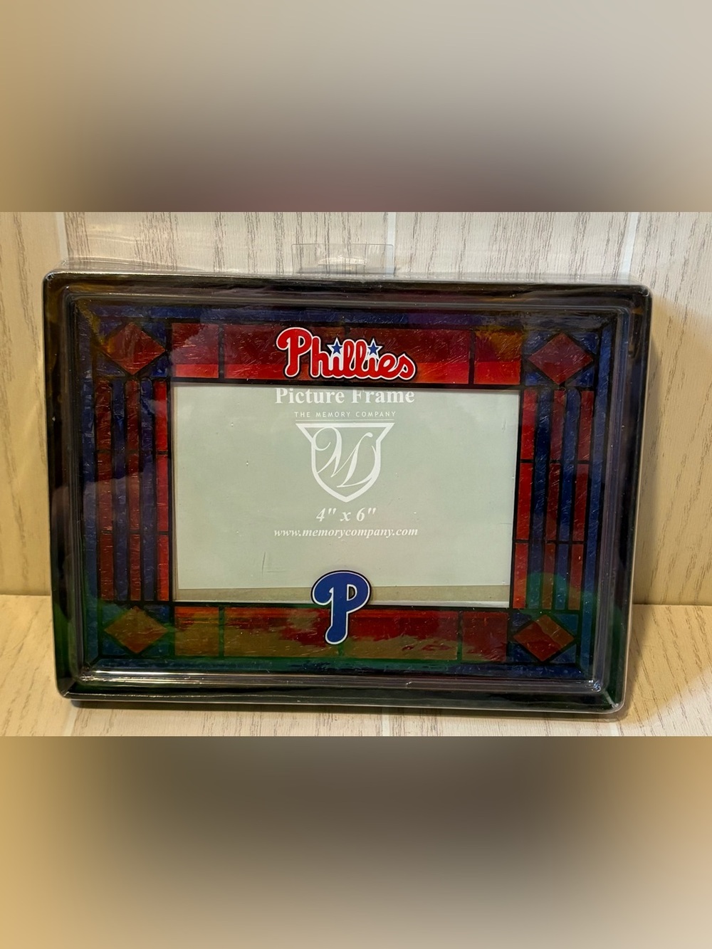 NWT The Memory Company Phillies 4 x 6 frame red and blue stained glass look
